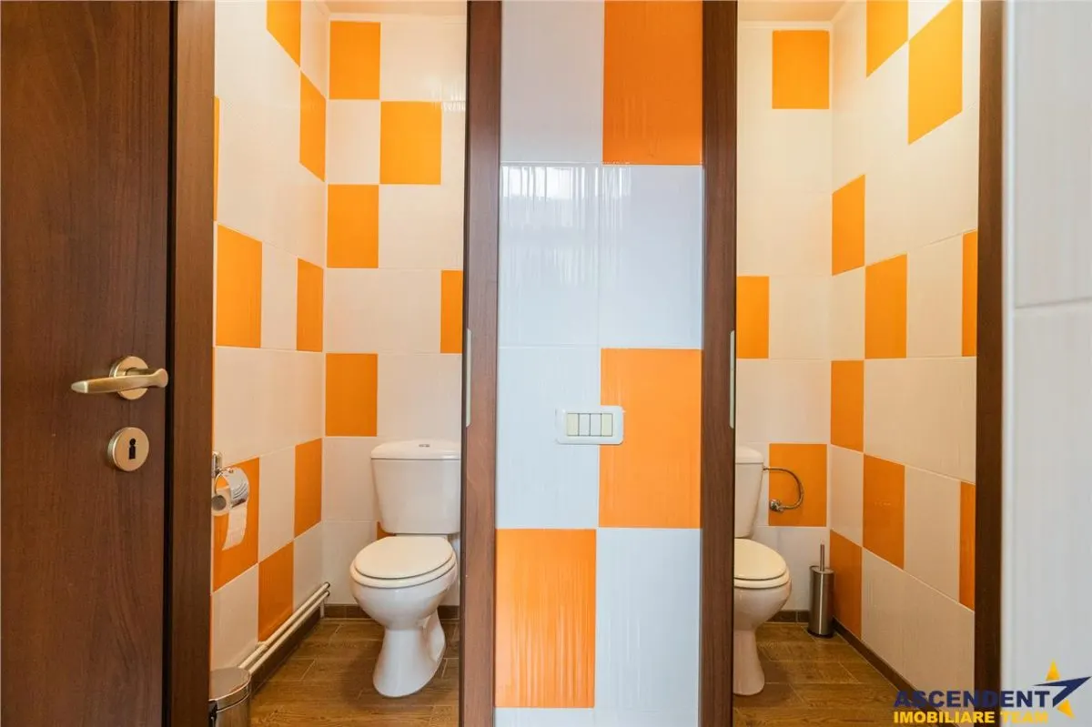 Casa pretabila: rezidential/ comercial/ servicii  Central, Fagaras - foto 16
