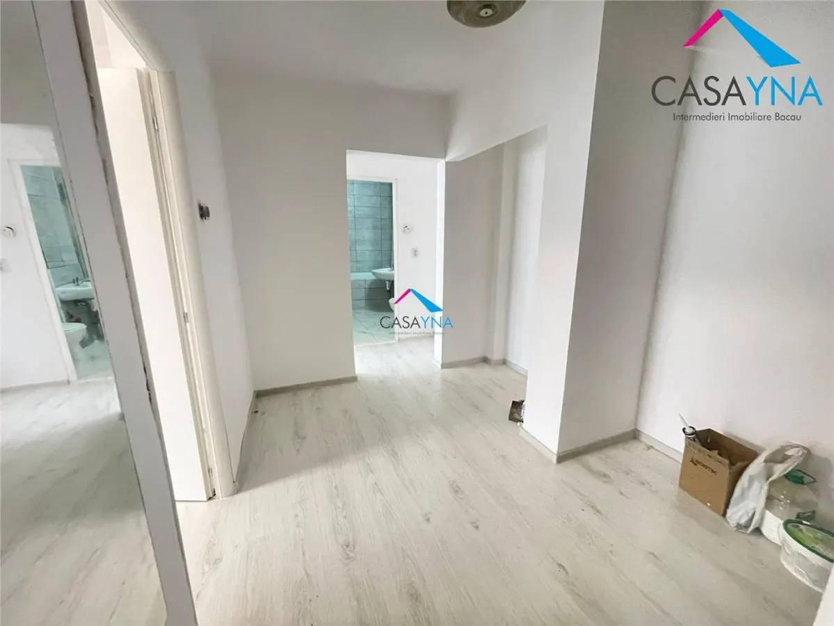 Decomandat- 2 camere, etaj 3, zona Nord - foto 3