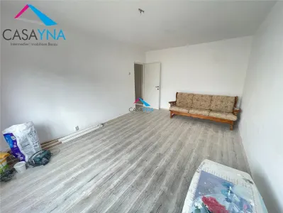 Decomandat- 2 camere, etaj 3, zona Nord - Bacau