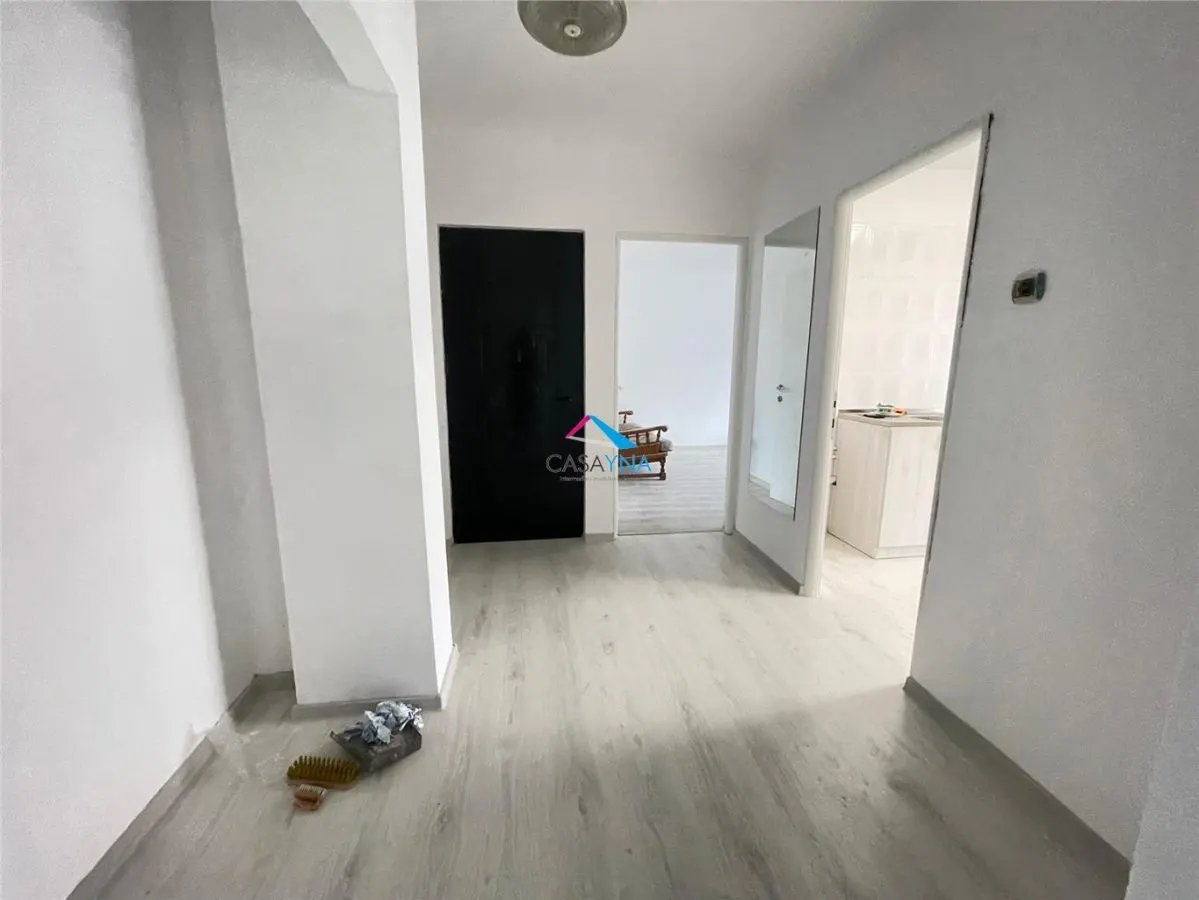 Decomandat- 2 camere, etaj 3, zona Nord - foto 4