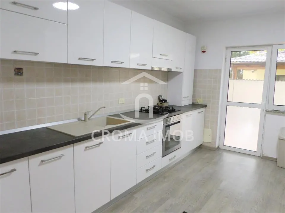 Inchiriere Casa 4 camere, curte proprie, cartier Mica Roma, Bucov - foto 6