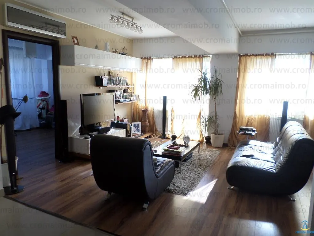 CromaImob Inchiriere apartament 3 camere de lux, zona Vest/Domnisori - foto 1