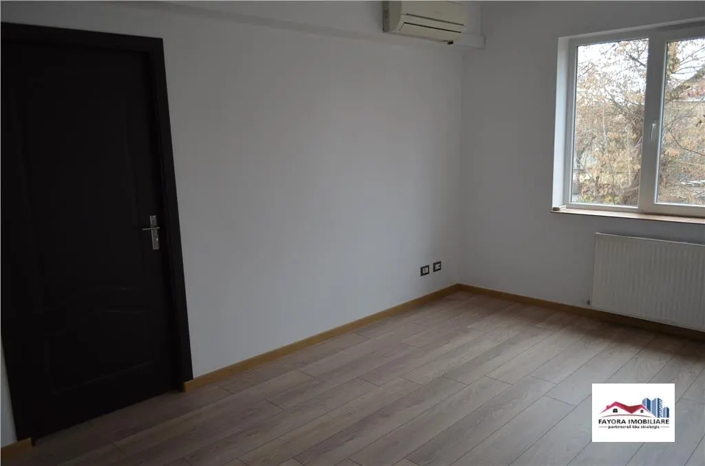 Spatiu Comercial 2 Camere de Inchiriat Zona Ultracentrala - foto 1