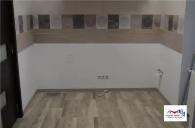 Apartament Bloc Nou 3 Camere 2 Bai si 2 Parcari Private de Vanzare Zona Tudor - foto 5