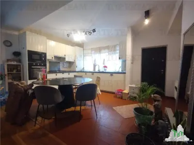 Casa spatioasa cu gradina in zona verde, cartier Green City, comuna 1 Decembrie - foto 2