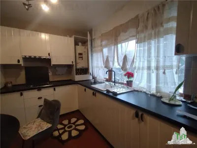 Casa spatioasa cu gradina in zona verde, cartier Green City, comuna 1 Decembrie - foto 3
