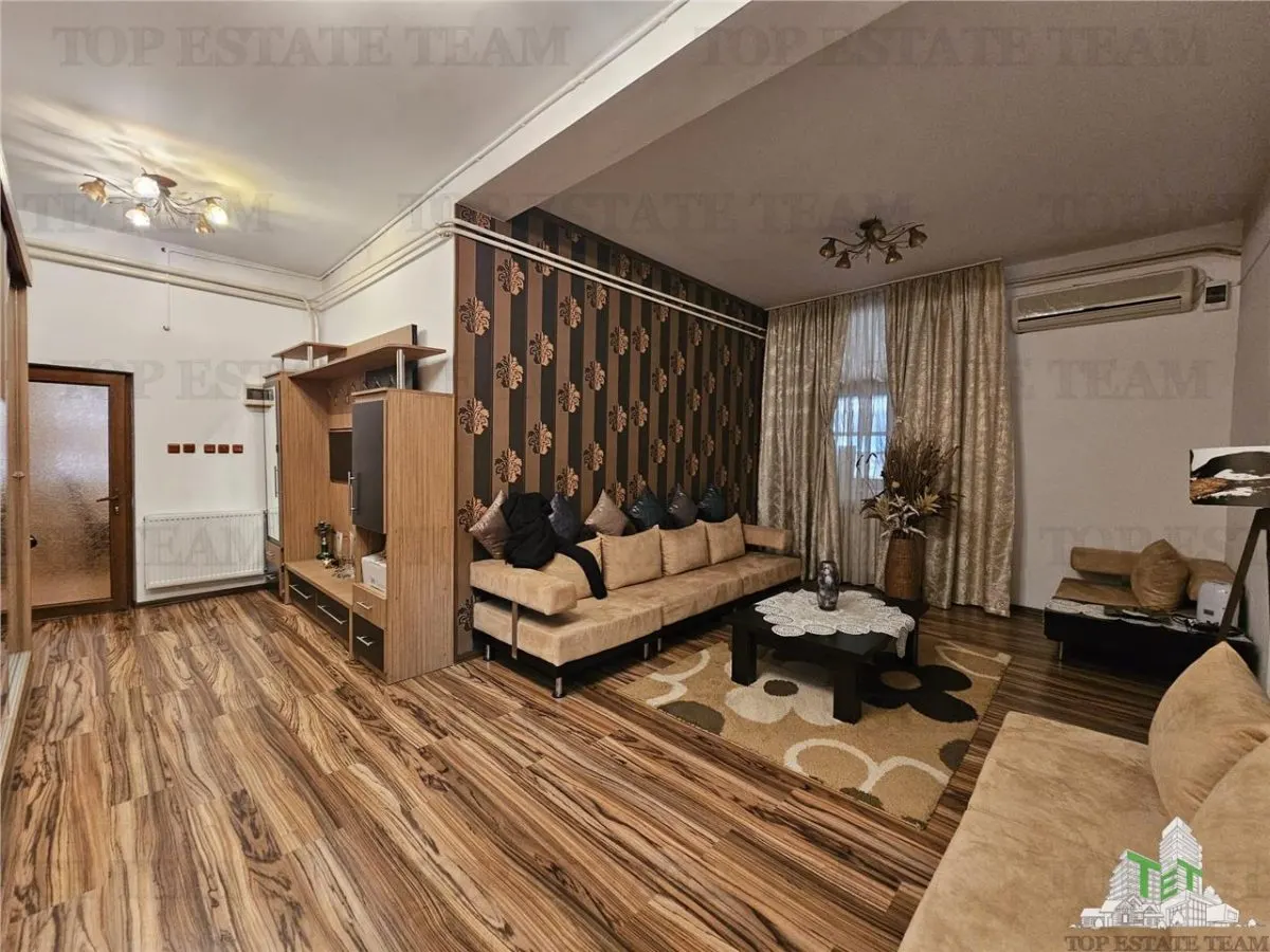 Casa spatioasa si versatila de vanzare in Eforie Nord - ideala pentru locuinta + afacere! - foto 2