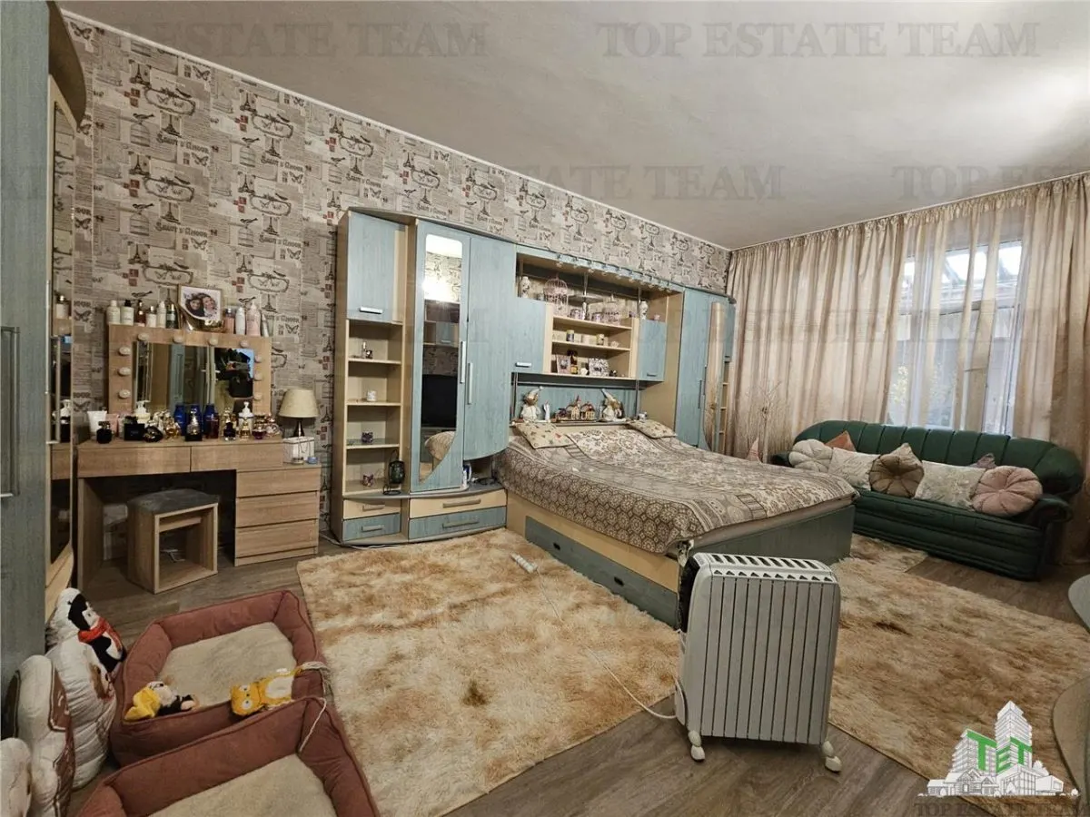 Casa spatioasa si versatila de vanzare in Eforie Nord - ideala pentru locuinta + afacere! - foto 12