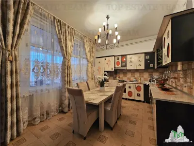 Casa spatioasa si versatila de vanzare in Eforie Nord - ideala pentru locuinta + afacere! - foto 13