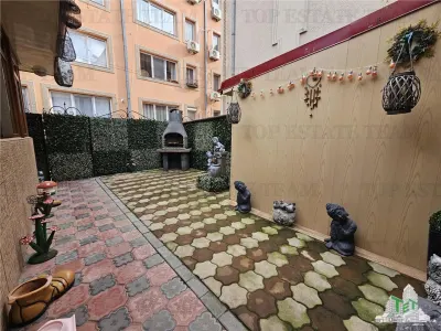 Casa spatioasa si versatila de vanzare in Eforie Nord - ideala pentru locuinta + afacere! - foto 16