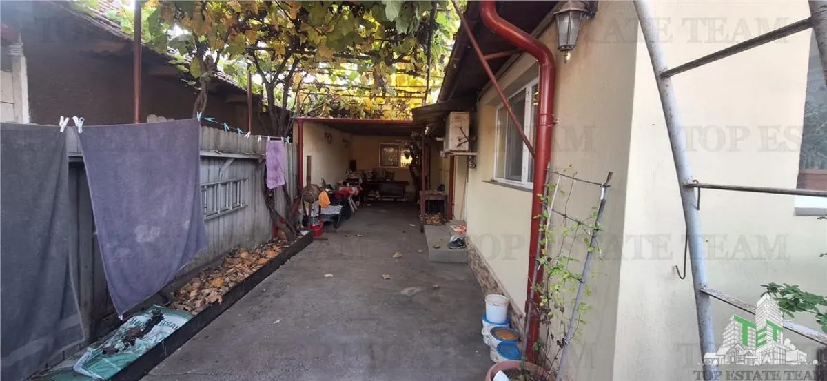 Casa  spatioasa cu 5 camere si curte proprie in Zona Bratianu, Constanta - foto 11