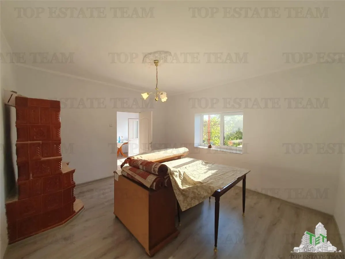 Colt de rai la tara  doua case primitoare livada vie si liniste deplina - foto 2
