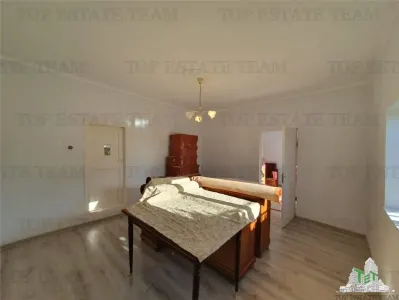 Colt de rai la tara  doua case primitoare livada vie si liniste deplina - foto 6