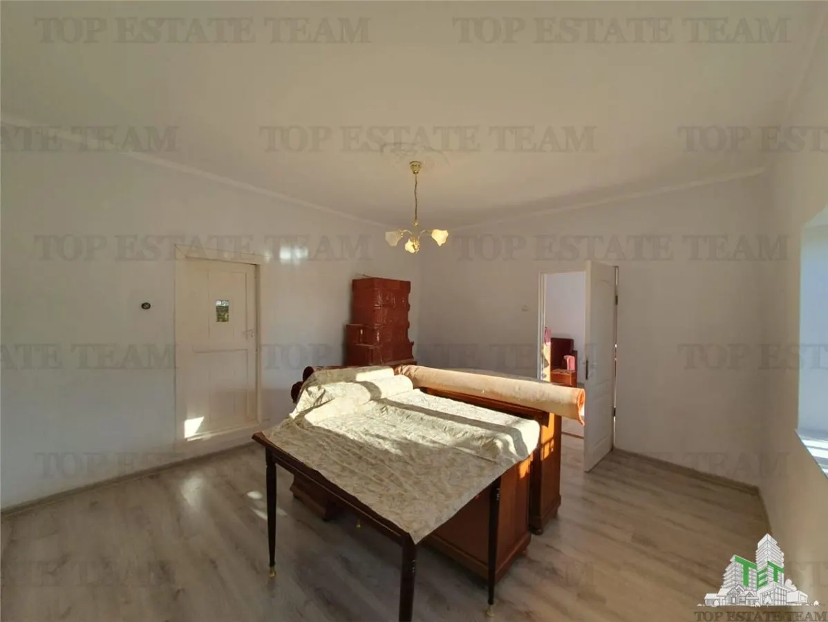 Colt de rai la tara  doua case primitoare livada vie si liniste deplina - foto 6