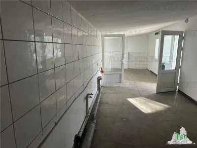 Spatiu comercial de inchiriat in zona Baneasa - foto 4