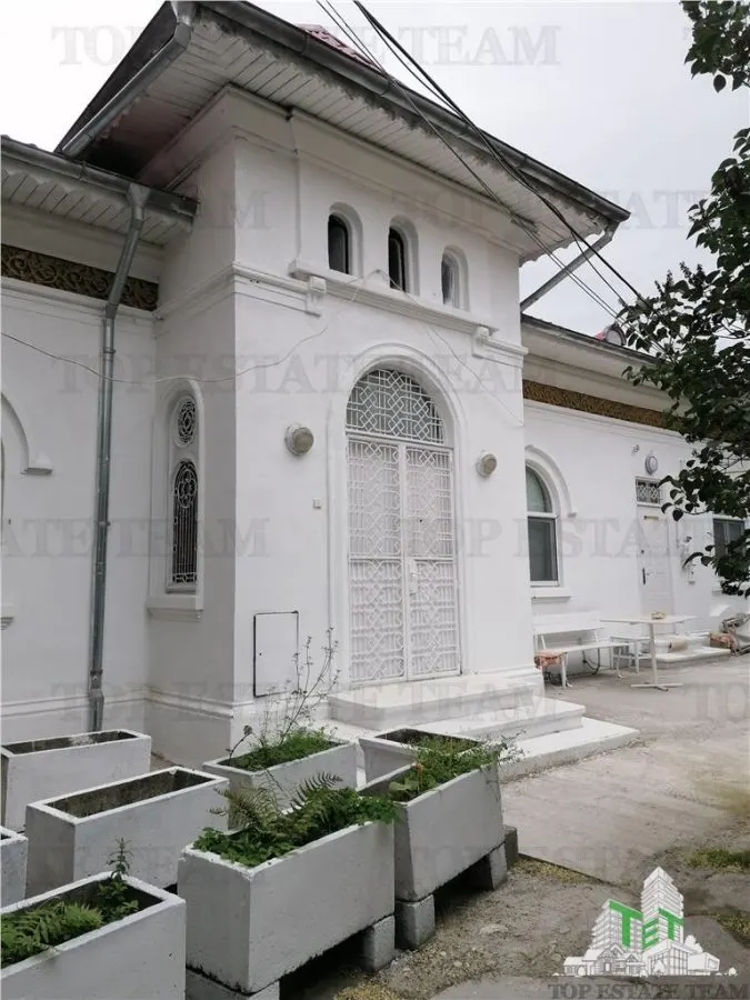Casa interbelica de vanzare in zona Mosilor - foto 1