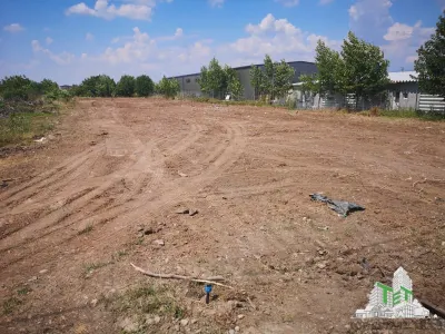 Teren 3096mp Otopeni - la asfalt, 27m deschidere - foto 2