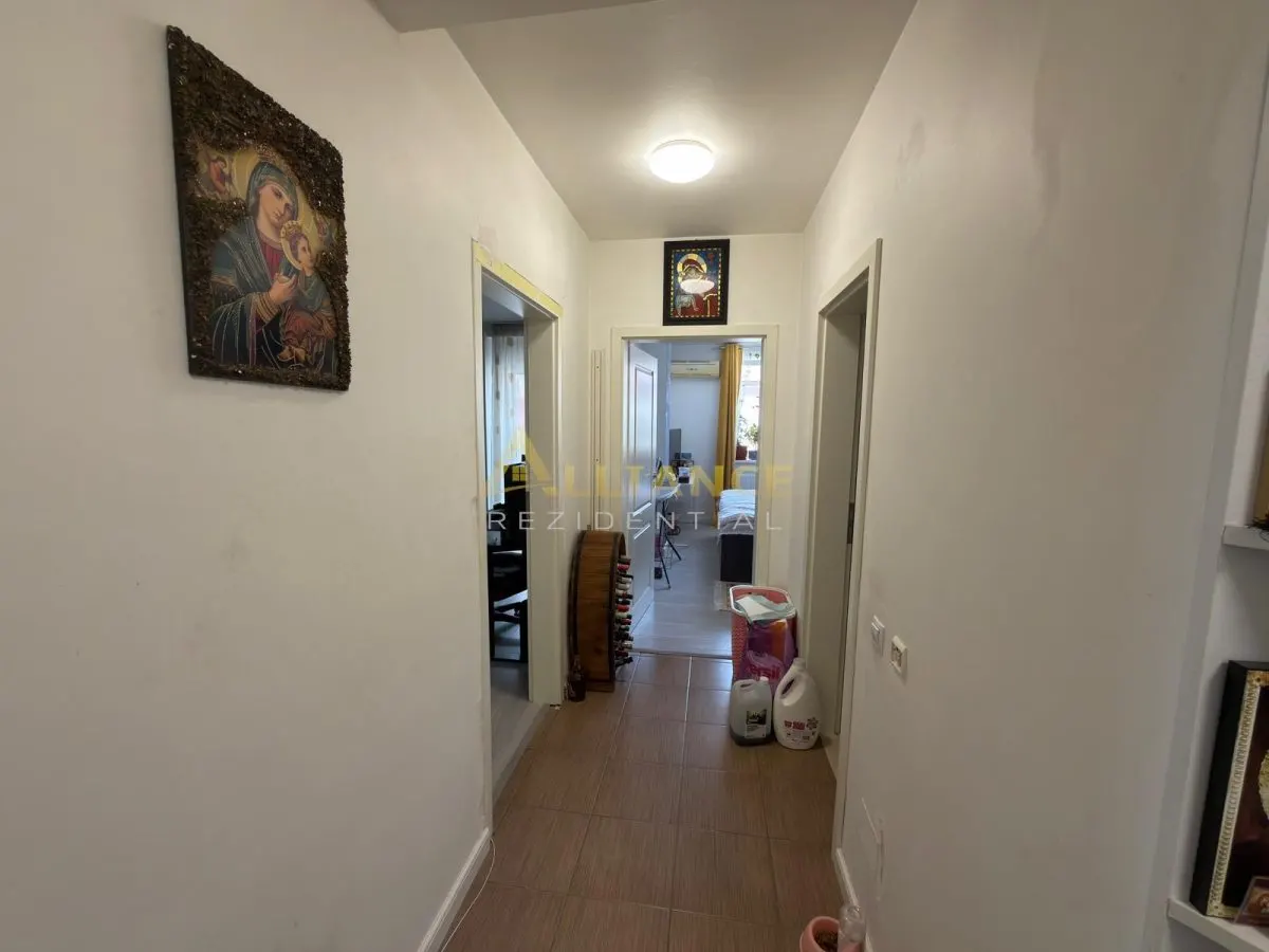 Apartament 2 camere - 58 mp - Etaj 5 cu lift - Pret negociabil - foto 11