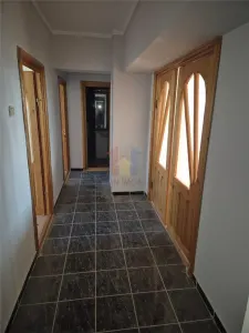 LIBER! 4 camere transformat in 3 camere, bloc cu lift, decomandat, Bariera - foto 4