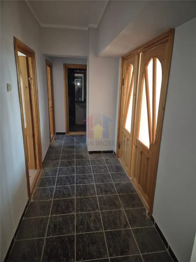 LIBER! 4 camere transformat in 3 camere, bloc cu lift, decomandat, Bariera - foto 4