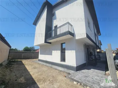 Semi-Detached Villa, 4 Bedrooms + Attic in Roșu - foto 4