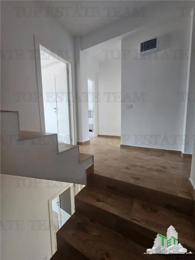 Semi-Detached Villa, 4 Bedrooms + Attic in Roșu - foto 8