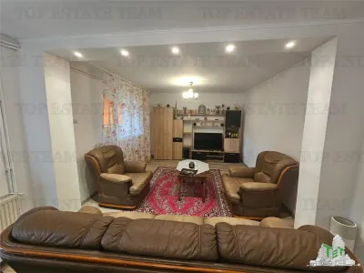 House with Dual Garage near Padurea Rosu - foto 2