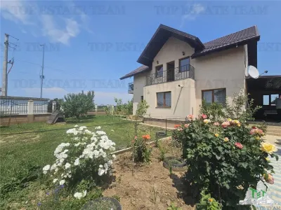 5-Bedroom Villa with Private Construction, Garden & Garage in Bacu (Joita) - Bacu
