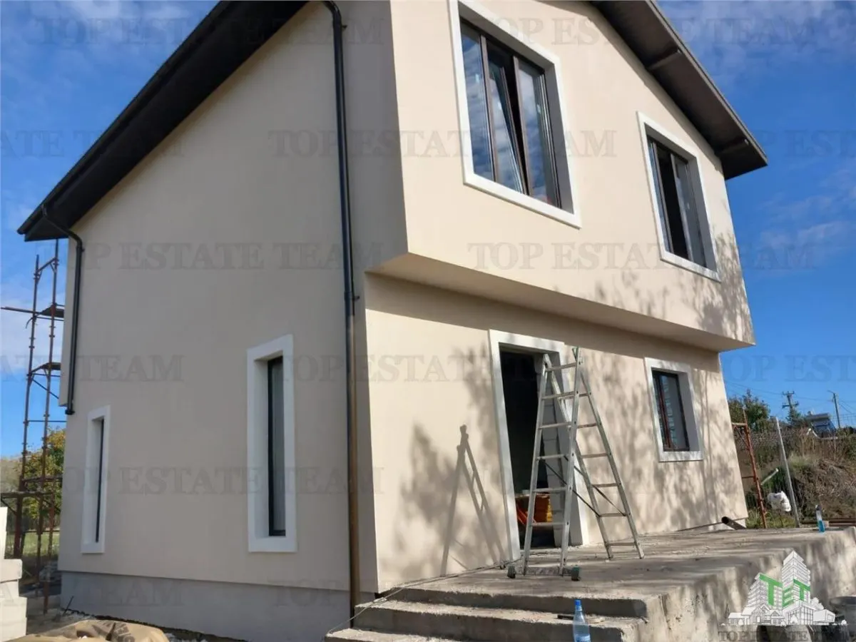 5-Bedroom Villa for Sale in Frumusani – Excellent Investment - foto 1