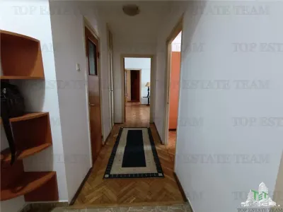 3-Bedroom Apartment for Sale, Ion Mihalache, Rear View - foto 6