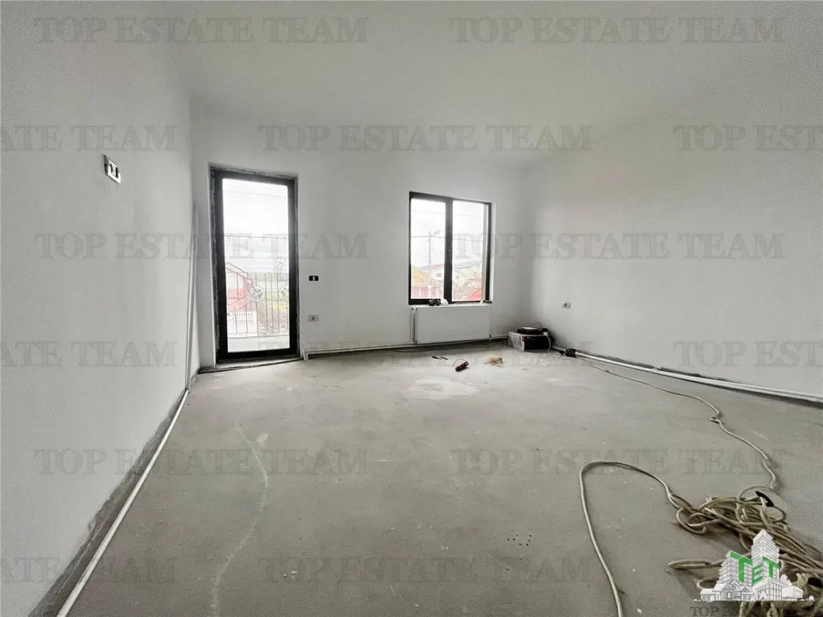 Ground Floor + First Floor House, 8 Rooms—All Utilities Connected - foto 11