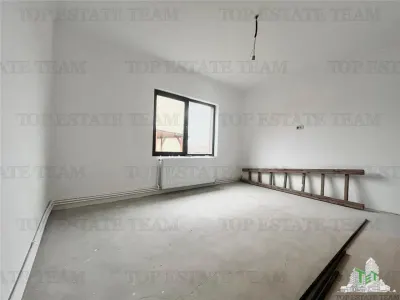 Ground Floor + First Floor House, 8 Rooms—All Utilities Connected - foto 12
