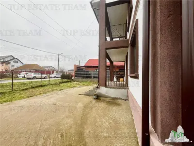 Ground Floor + First Floor House, 8 Rooms—All Utilities Connected - foto 19