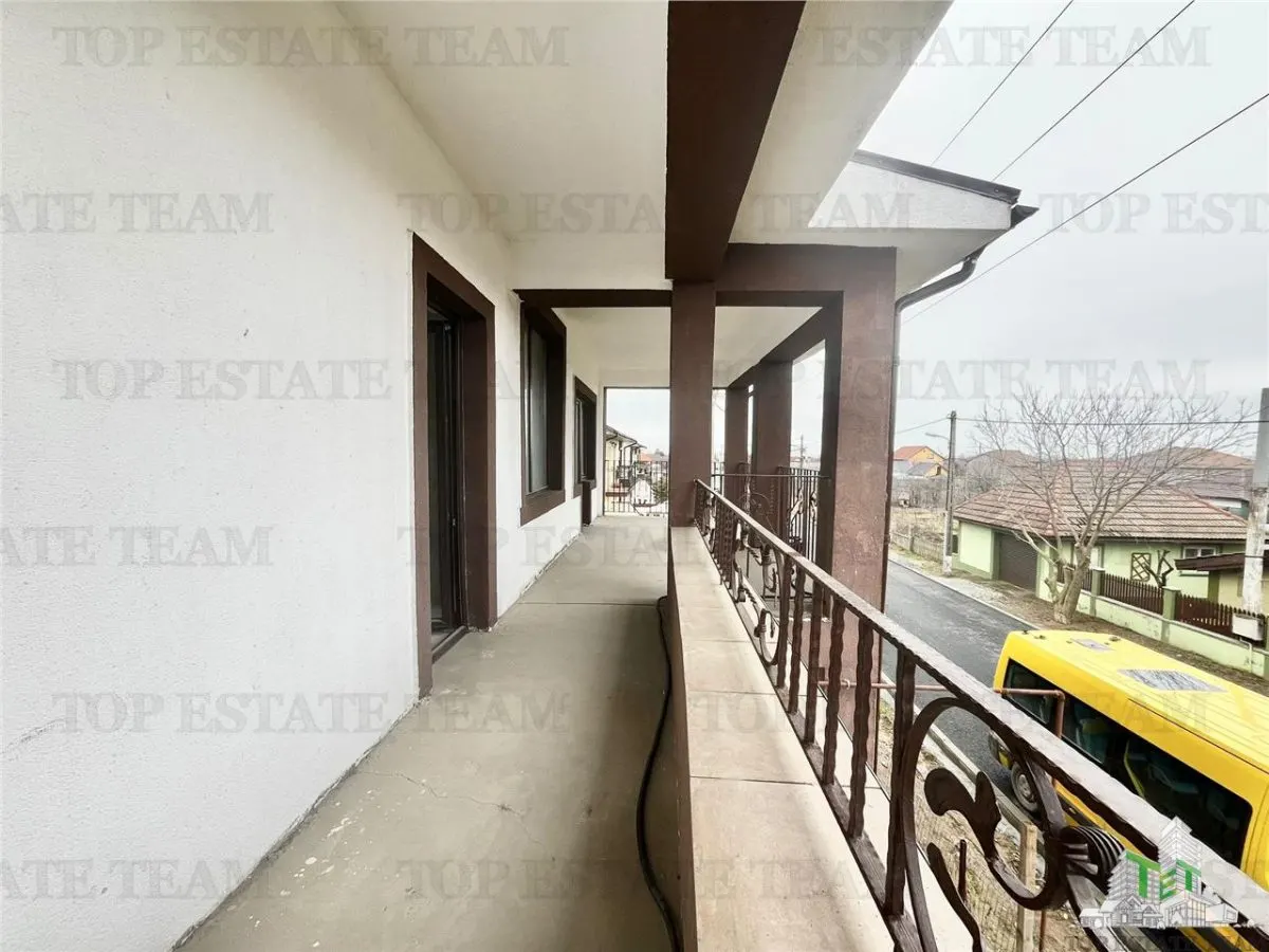 Ground Floor + First Floor House, 8 Rooms—All Utilities Connected - foto 9