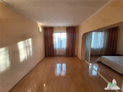 3-Bedroom Apartment, Central Braila – Sale - Braila