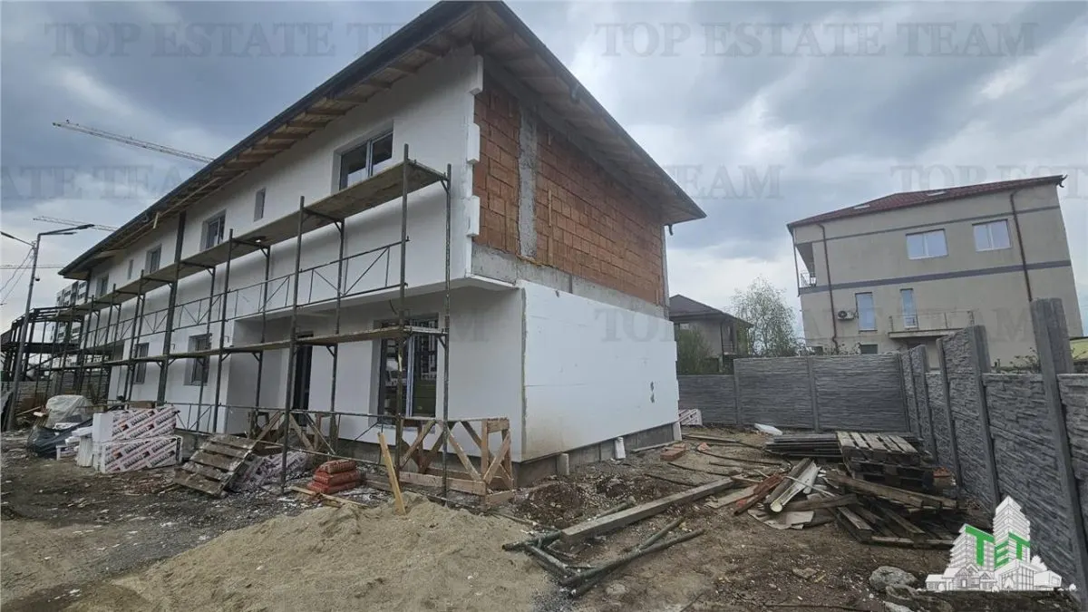 4-Bedroom Villa with Underfloor Heating in Militari Residence - foto 1