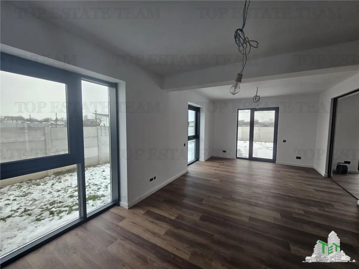 Premium Villa with Photovoltaic Panels, 15 Minutes from Bucharest - foto 2