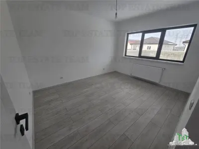 Single-Storey House with 450m² Plot, 15 Minutes from Bucharest - foto 6