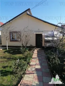 Spacious 4-Bedroom House with Beautiful Garden near Bucuresti, Glina - Glina