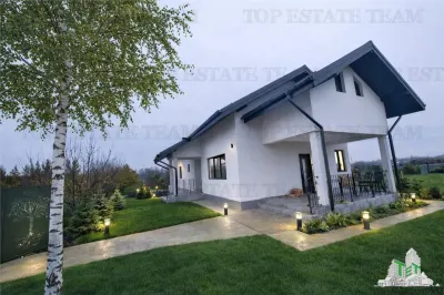 Villa for Sale in Moara Vlasiei with Mature Orchard and Spacious Grounds - Moara Vlasiei