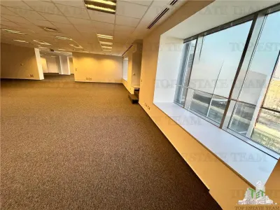 Premium Office Space for Rent with Panoramic Views in Sector 6 - foto 12