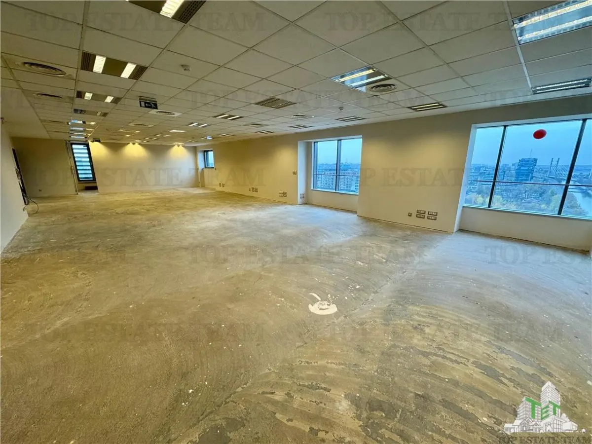 Premium Office Space for Rent with Panoramic Views in Sector 6 - foto 13
