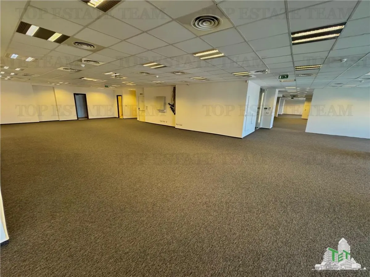 Premium Office Space for Rent with Panoramic Views in Sector 6 - foto 15