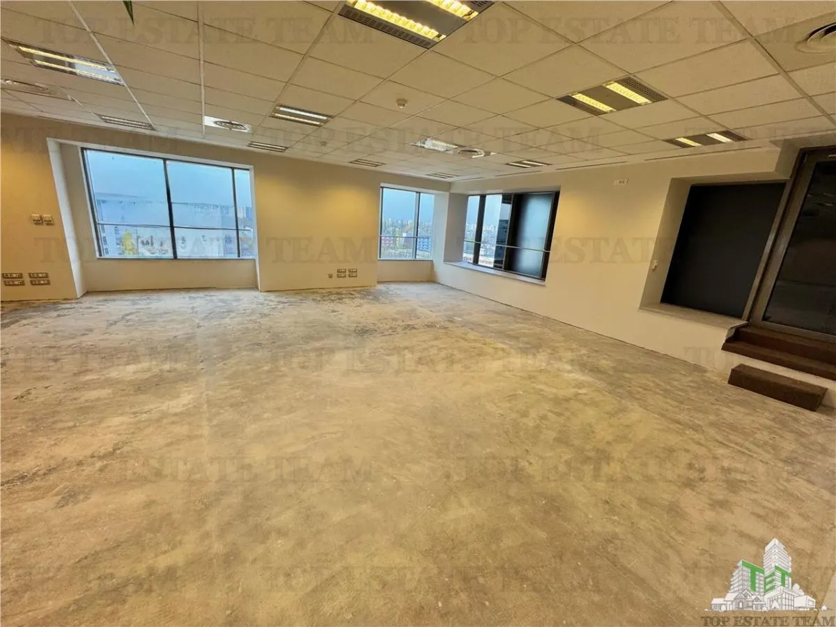 Premium Office Space for Rent with Panoramic Views in Sector 6 - foto 17