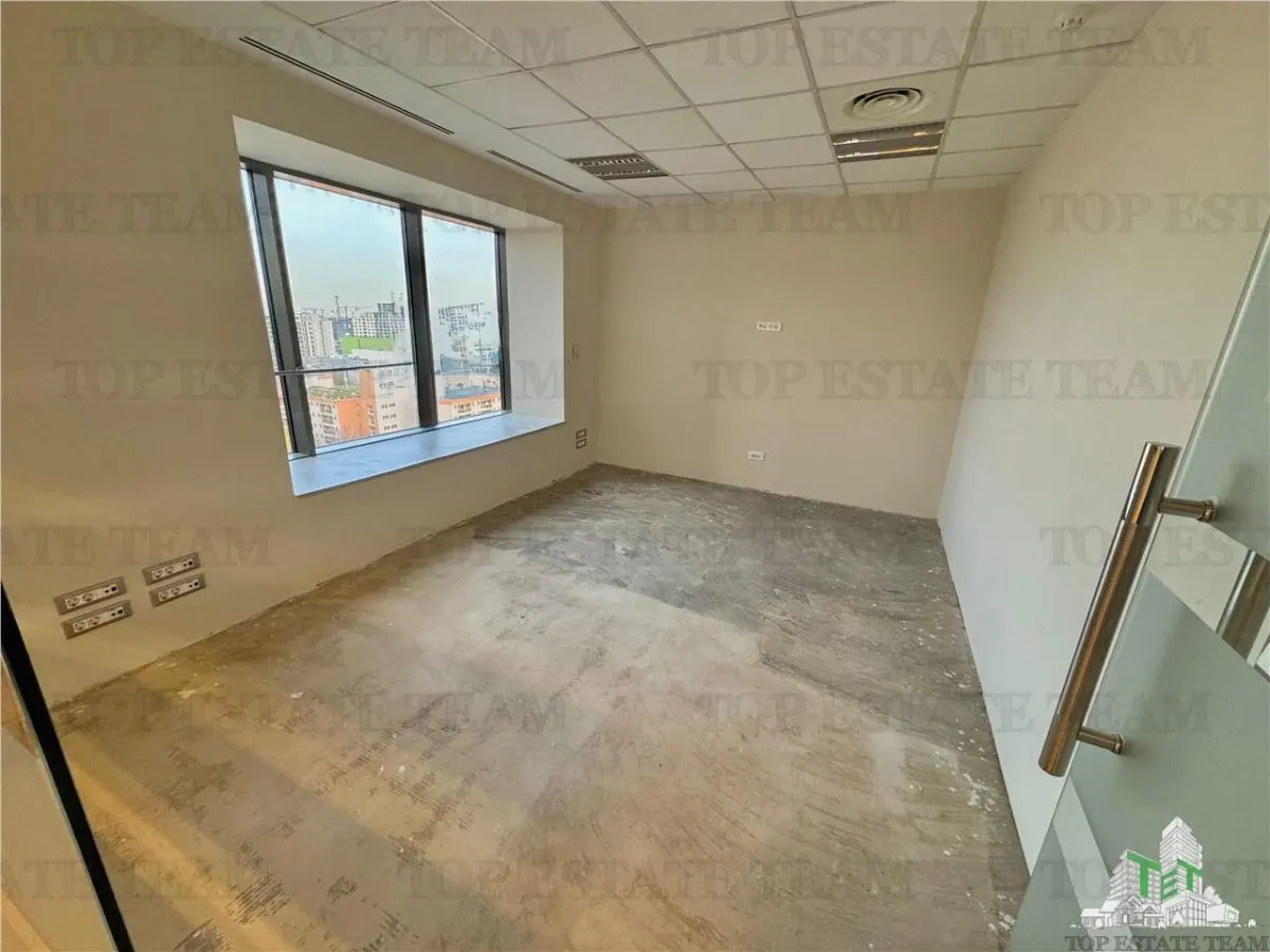 Premium Office Space for Rent with Panoramic Views in Sector 6 - foto 19