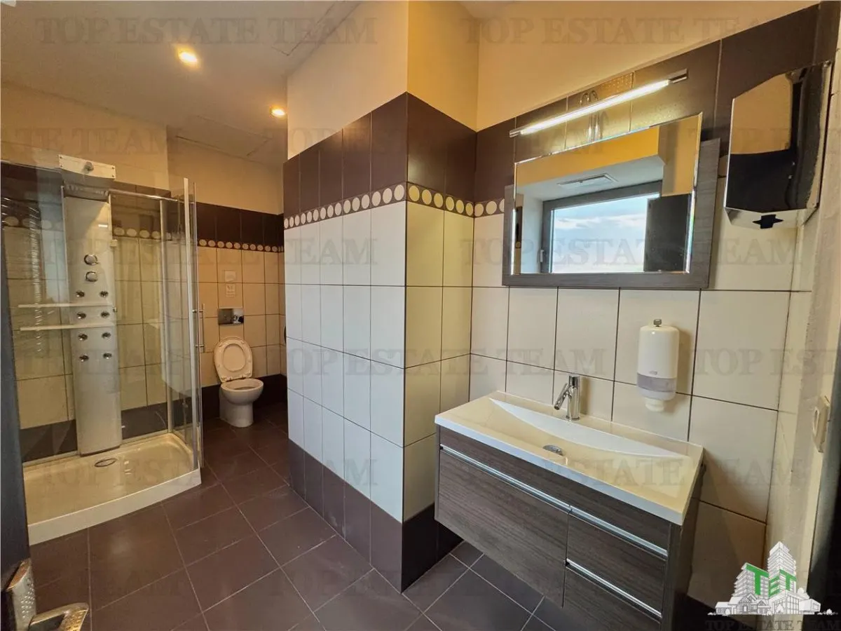 Premium Office Space for Rent with Panoramic Views in Sector 6 - foto 10
