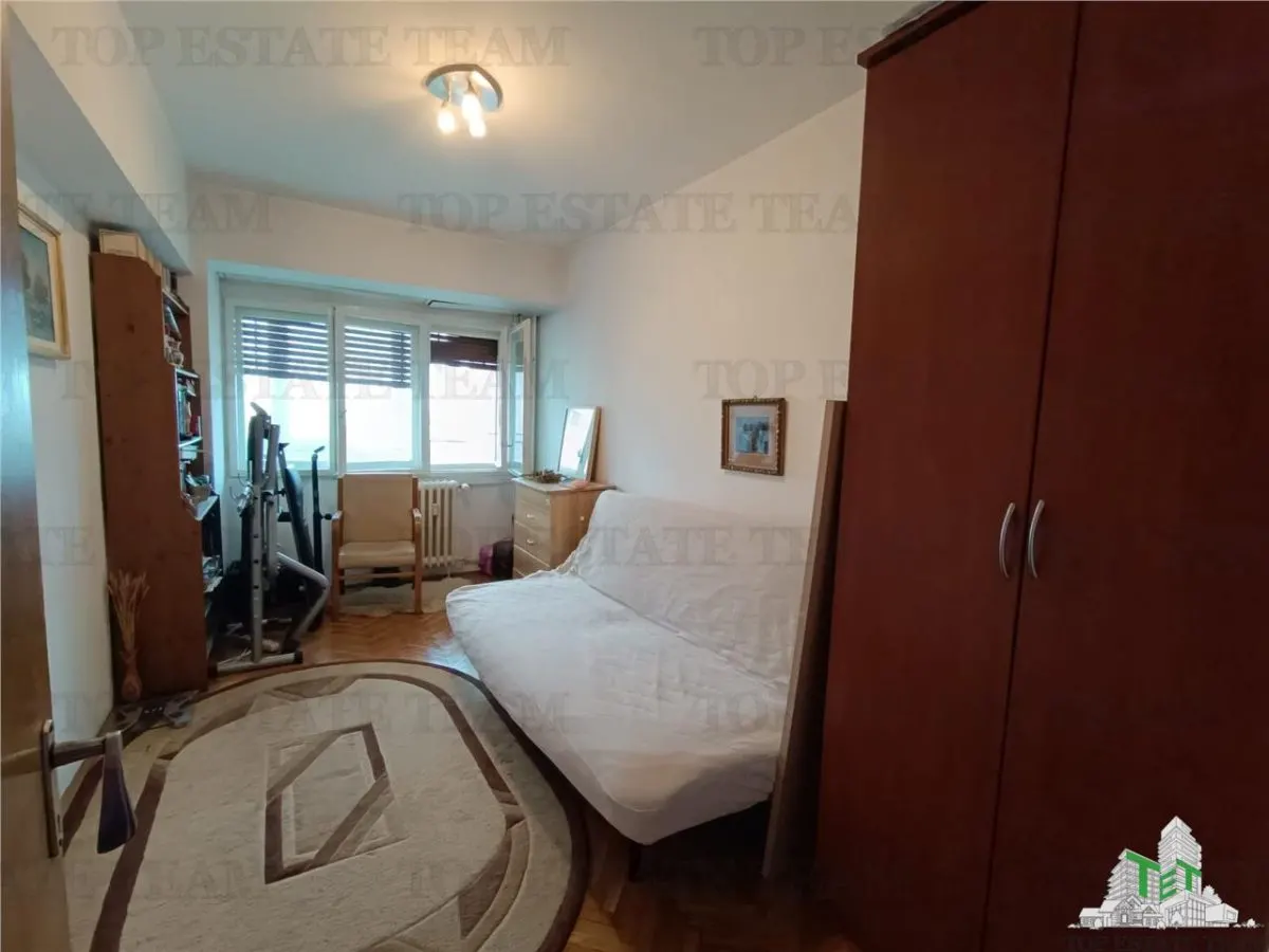 Three-Bedroom Apartment for Sale, Ion Mihalache – Piața 1 Mai - foto 2