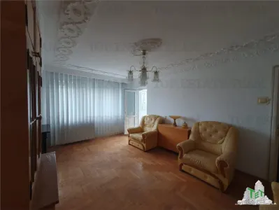 5-Bedroom Duplex with Separate Entrances near Beach, Mangalia Saturn - Mangalia
