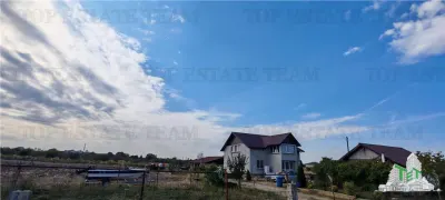 3.3ha Farm Estate with 7-Bedroom Villa, Workers' House & Livestock Facilities, Podisor/Giurgiu - Bucsani