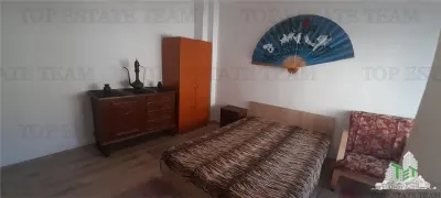 Unirii Marasesti Apartment in Villa, First Floor of Two - foto 2